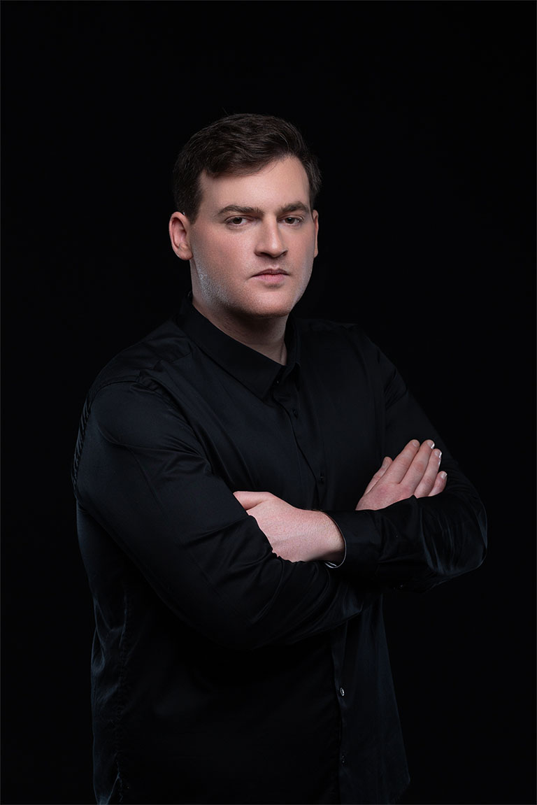 Actor headshot by Headshot Hotshot